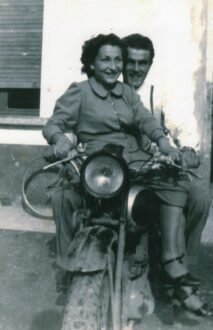 1953 ENRICO SABBIONI E LOREDANA PAGANI FONDATORI DI SABBIONI