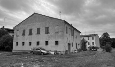 Ci passi accanto