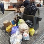 Rifiuti Piazza Costa Ravenna Domenica 16 Aprile