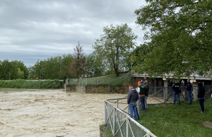 Il fiume Montone nei pressi della chiusa di San Marco alle 9 del 17 maggio