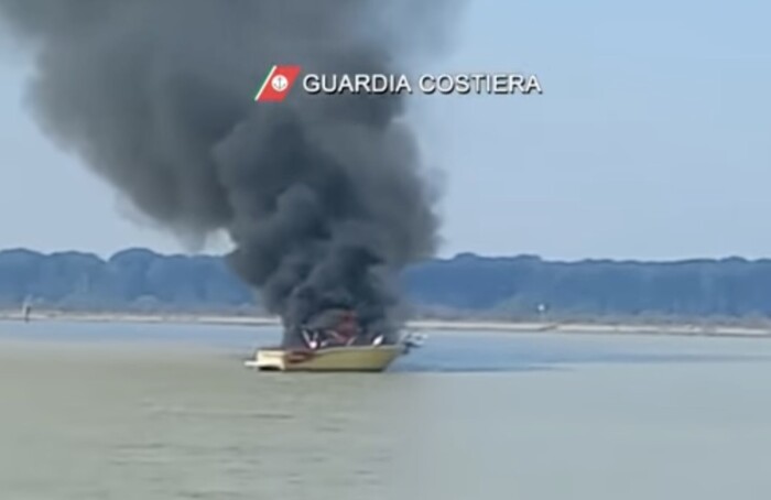 Guardia Costiera Ravenna Incendio 6 Maggio