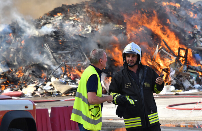 Incendio rifiuti Mezzano 21 giugno 2023