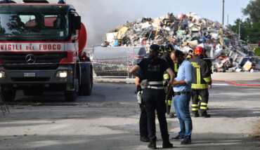 Incendio rifiuti Mezzano 21 giugno 2023