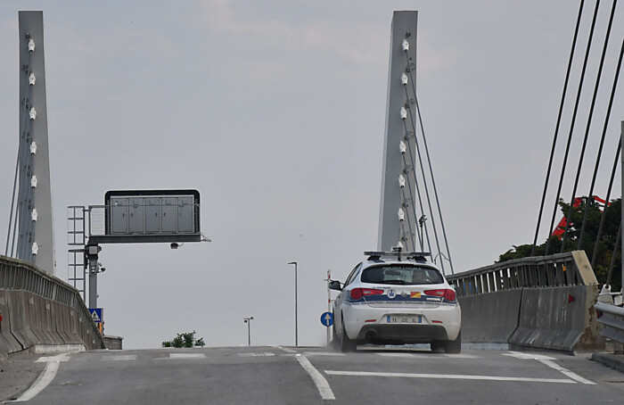 Il ponte mobile in via Attilio Monti a Ravenna