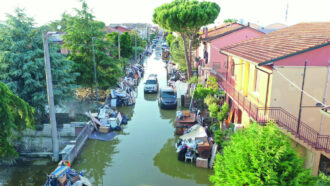 Fornace Zarattini sommersa dalla “rotta” del Lamone a 20km