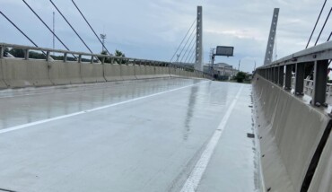 Ponte Mobile Chiusura Asfalto Bagnato