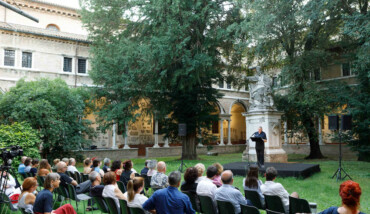 Sandro Lombardi Omaggio Testori Chiostro