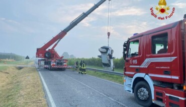 Auto nel canale a San Patrizio