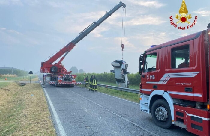 Auto nel canale a San Patrizio