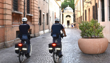 polizia bici poliziotti ebike