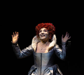 Elena Bucci Iscena Due Regine