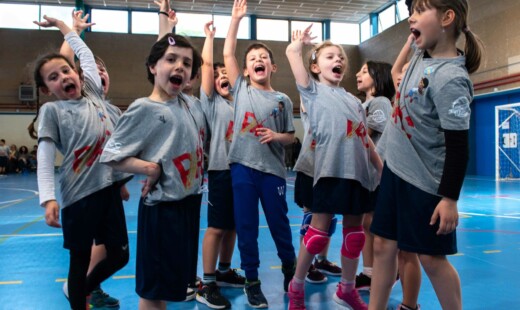Bambini E Bambini Dei Cas Del PRC 2030
