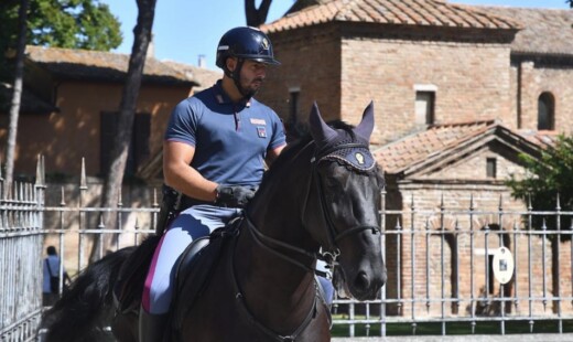 Poliziotti Cavallo Polizia Ravenna