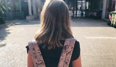 Scuola Zaino Studentessa