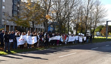 Manifestazione in viale Randi a sostegno del veterinario Mauro Guerra a processo per maltrattamento di animali