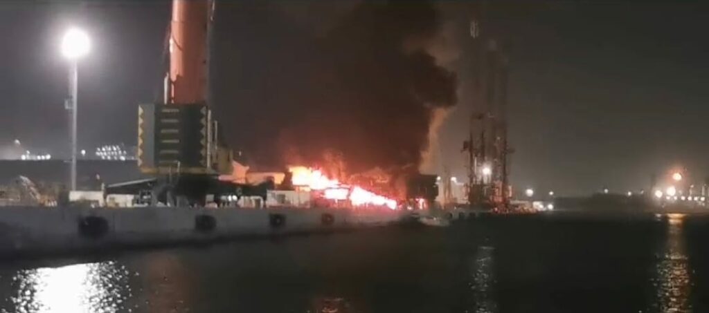 391738895 877895117027864 4423107989330795465 N