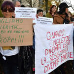 Manifestazione in viale Randi a sostegno del veterinario Mauro Guerra a processo per maltrattamento di animali