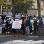 Manifestazione in viale Randi a sostegno del veterinario Mauro Guerra a processo per maltrattamento di animali