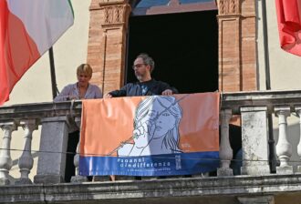 Costantini Striscione Comune