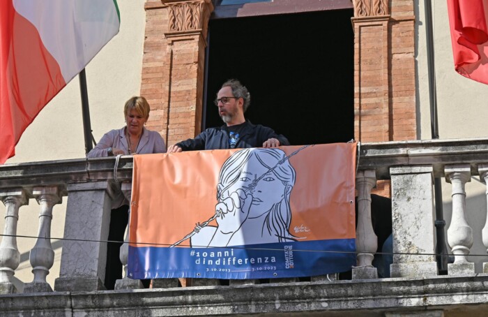 Costantini Striscione Comune
