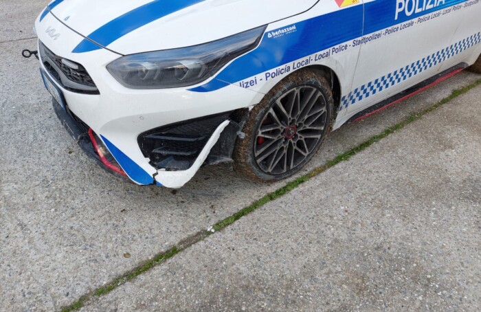 Immagine Auto Polizia Locale Danneggiata