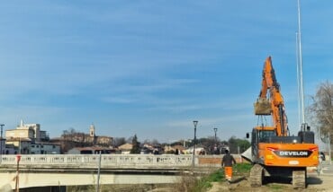 Il ponte delle Grazie a Faenza, danneggiato dalla piena del fiume Lamone