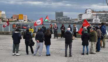 Manifestazione traffici armi porto Ravenna