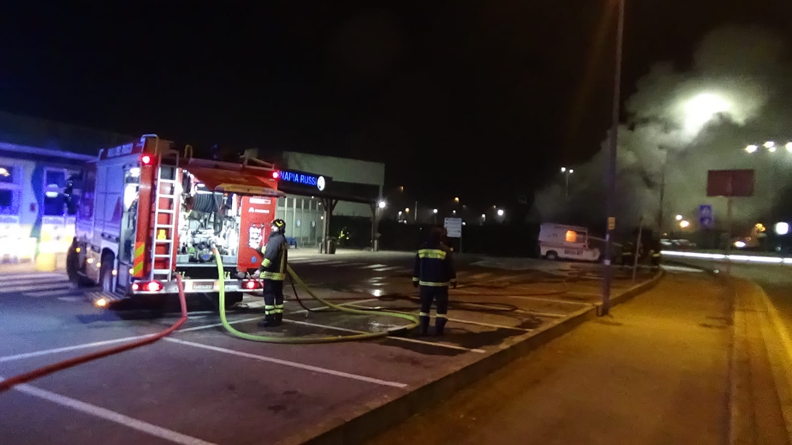 Incendio ambulanza clinica veterinaria di Russi