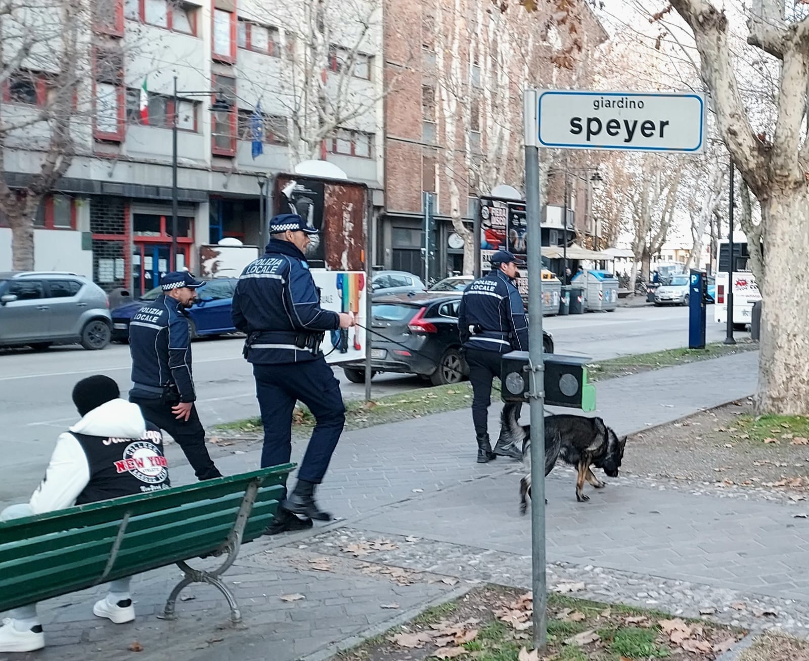 Foto Controlli Con Unità Cinofila