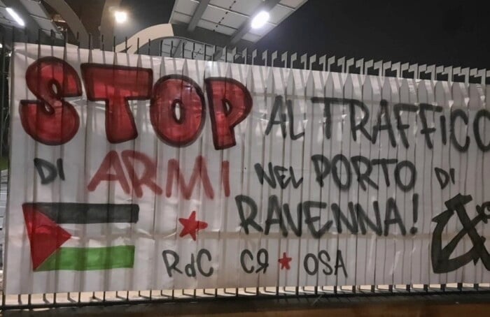Striscione Stop Armi