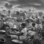 Il campo per profughi ruandesi di Benako, Tanzania, 1994, © Sebastião Salgado / Contrasto