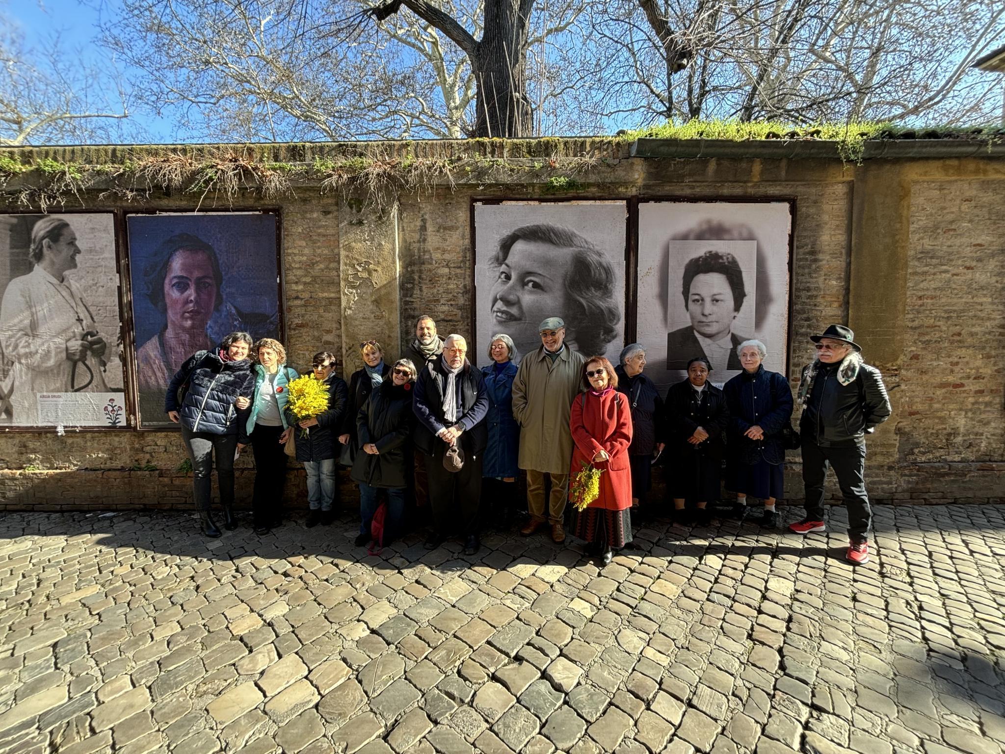 Donne Via Zirardini Ravenna