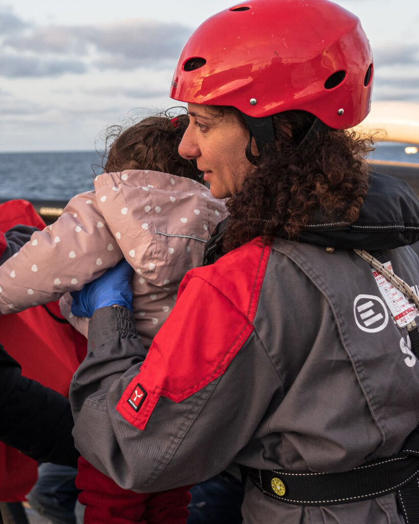 Una foto delle operazioni di soccorso della nave Life Support