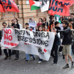 Protesta ragazzi centri sociali Potere al Popolo