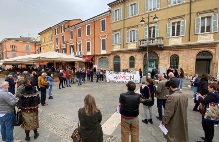 Manifestazione contro demolizione Torri Hamon 1 aprile 2024