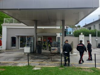 Incendio distributore via Trieste 16 aprile 2024 Ravenna