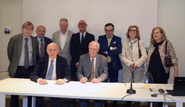 25–05 2024 Ravenna Chiostri Cassa Costituita Associazione Italian Byron Society In Italia E A Ravenna L ‘associazione è Composta Da , Pres Antonio Patuelli , Ernesto Giuseppe Alfieri , Prof Diego Saglia , Dott Claudia Giuliani , Dott Donatino Do
