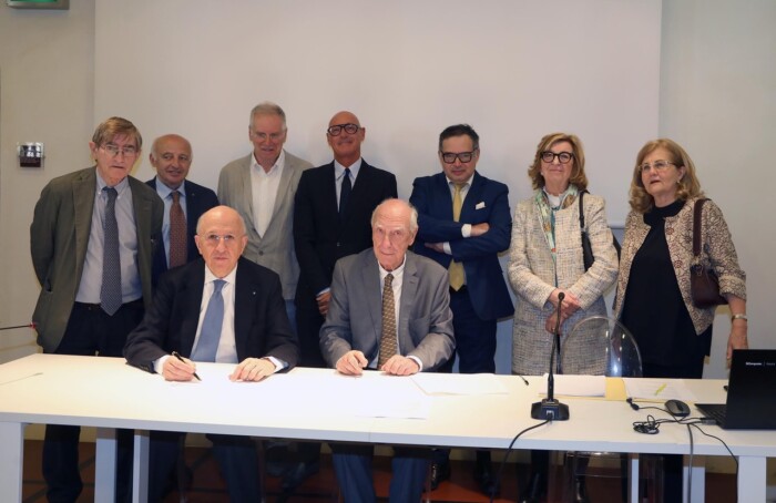 25–05 2024 Ravenna Chiostri Cassa Costituita Associazione Italian Byron Society In Italia E A Ravenna L ‘associazione è Composta Da , Pres Antonio Patuelli , Ernesto Giuseppe Alfieri , Prof Diego Saglia , Dott Claudia Giuliani , Dott Donatino Do