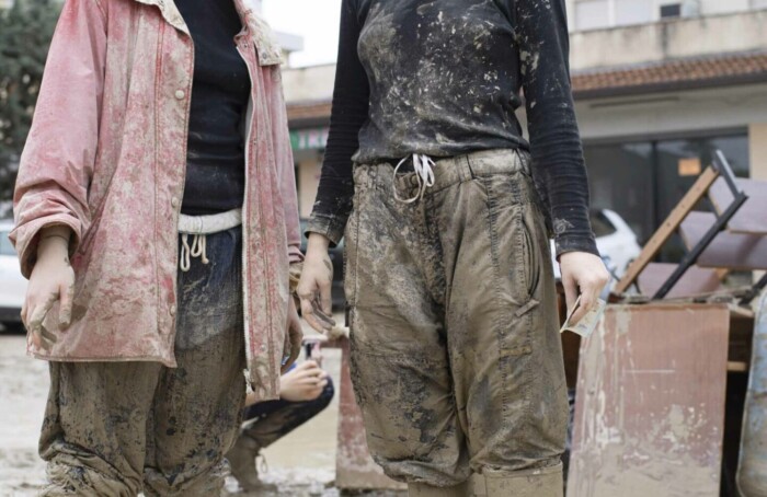 Foto Camporesi ragazze alluvione