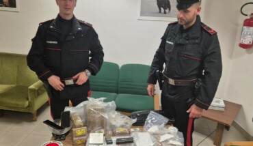 Carabinieri Spaccio Sostanze stupefacenti Droga Arrestati Casa
