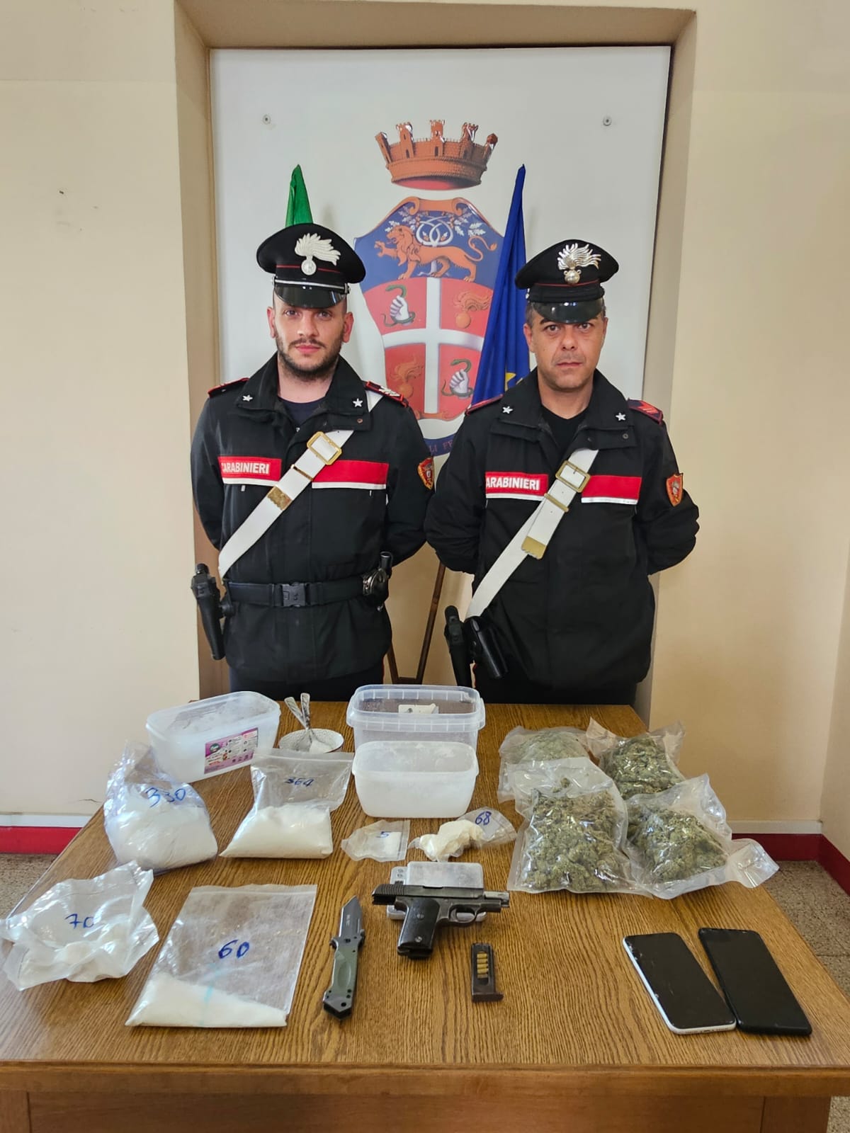 Carabinieri Lugo droga pistola