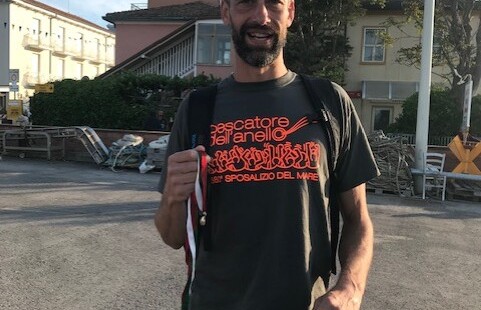 Marco Mengoni Con L'anello