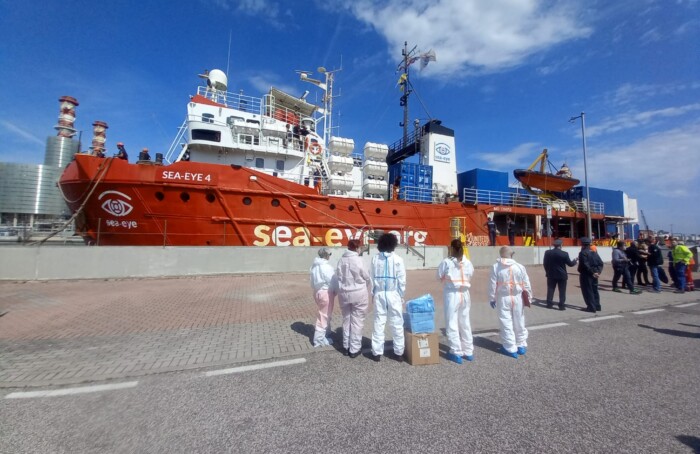 Nave Sea Eye Sbarco Migranti