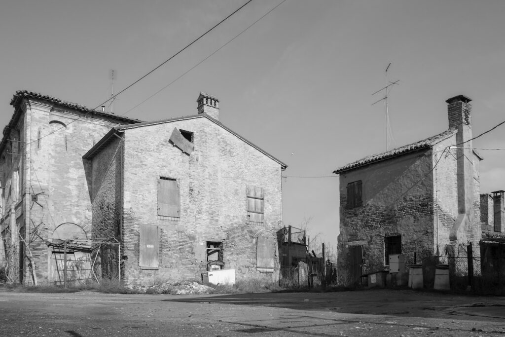 Laggiù, una volta
