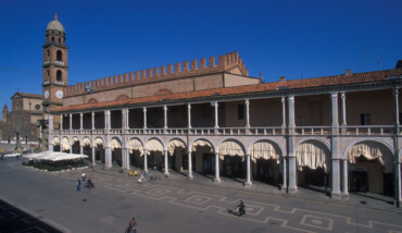 FAENZA PIAZZA DEL POPOLO ©