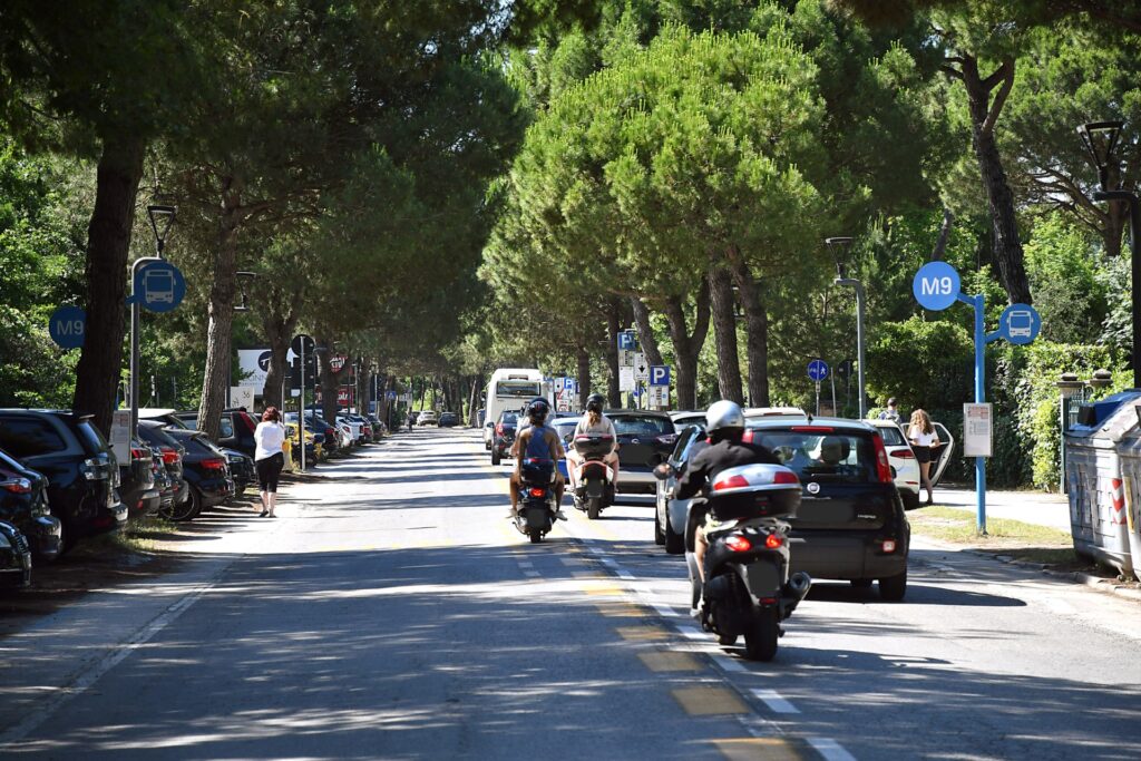 Senso Unico Viale Nazioni Corsia Riservata