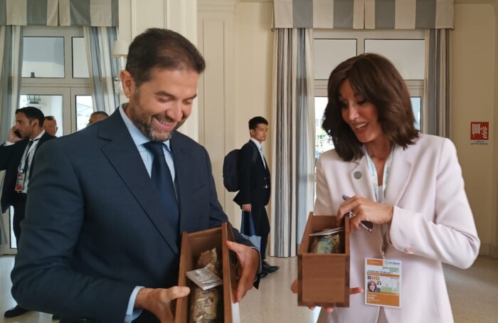 Raffaele Ravaglia Con Ministro Bernini 01