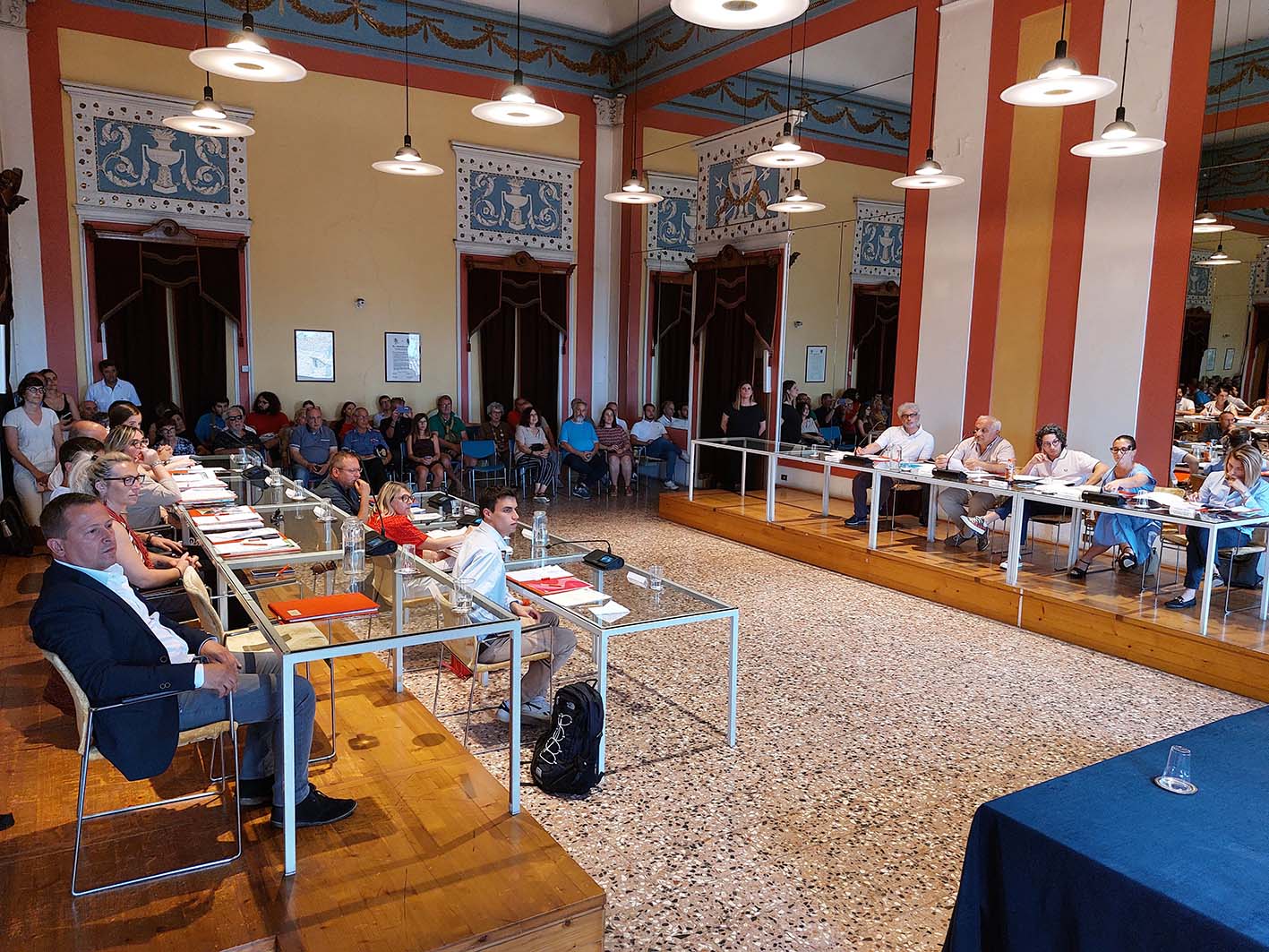 Consiglio Comunale E Pubblico