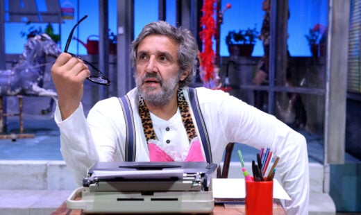 Flavio Insinna Gente Di Facili Costumi