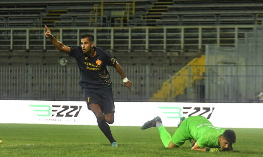 Luca Di Renzo, Classe 1990, Batte Il Portiere Del Forlì, Luca Martelli, E Segna Il Primo Gol Ufficiale Per Il Ravenna 2024 25